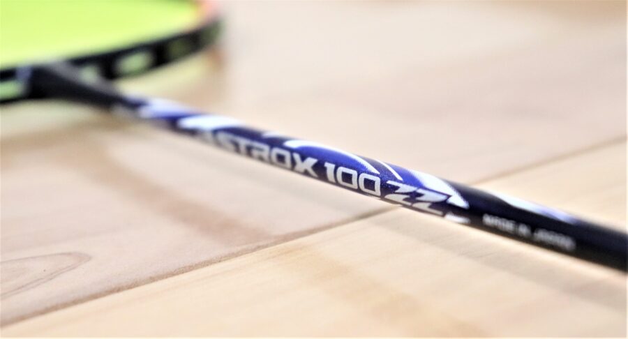 YONEX アストロクス100ZZレビュー】しっかりスマッシュを沈めやすく